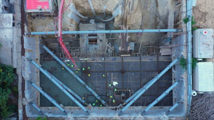 MVI_5220.00_01_40_28.Still060