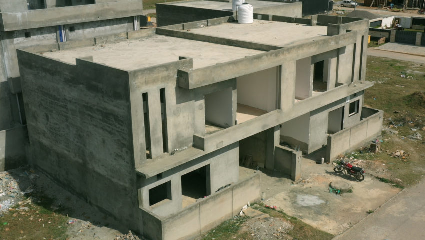 Pics.00_01_00_14.Still173