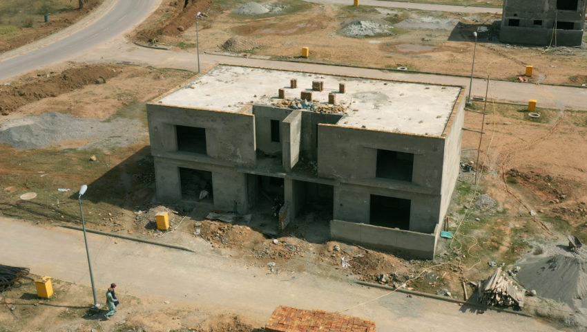 Pics.00_00_33_11.Still165