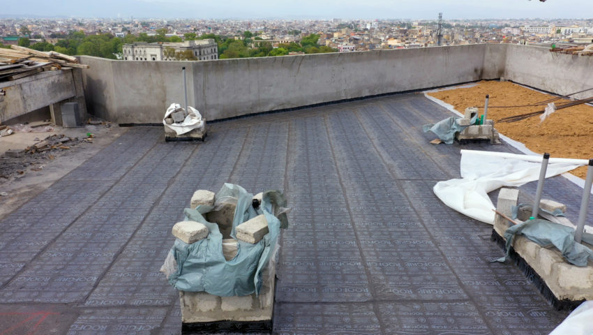 04April - Mall 35 - 06-04-2023.00_01_16_14.Still793