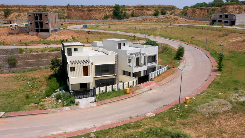 Pictures.00_00_17_19.Still035