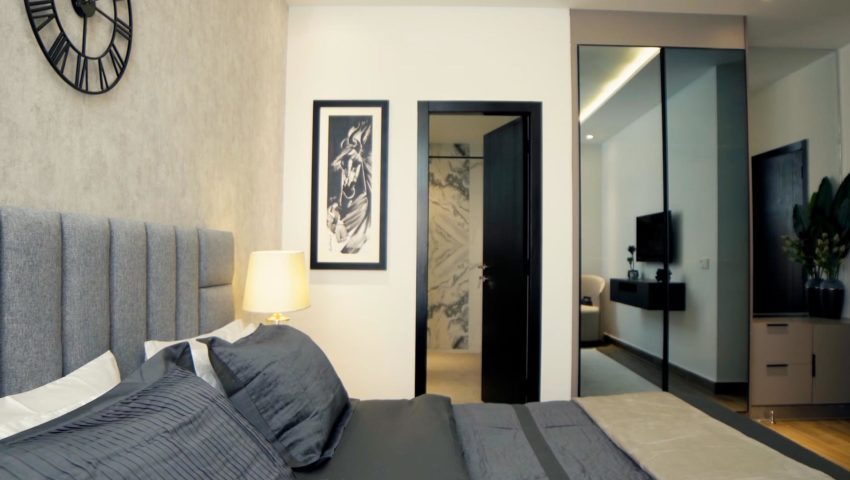 Quardrangle Timeline.00_12_39_09.Still1039