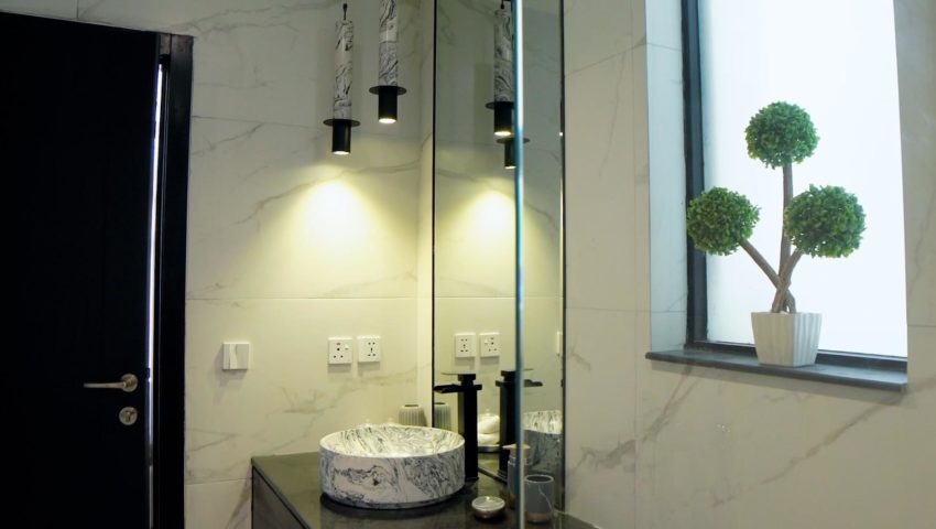 Quardrangle Timeline.00_12_41_11.Still1041