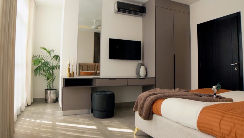 Quardrangle Timeline.00_12_45_28.Still1045